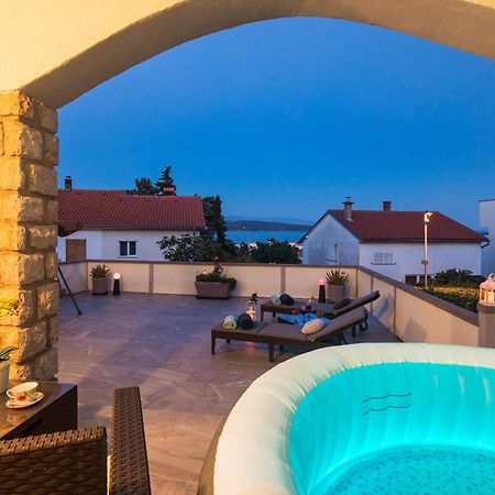 Apartment Tara With Seaview Veglia Exterior foto